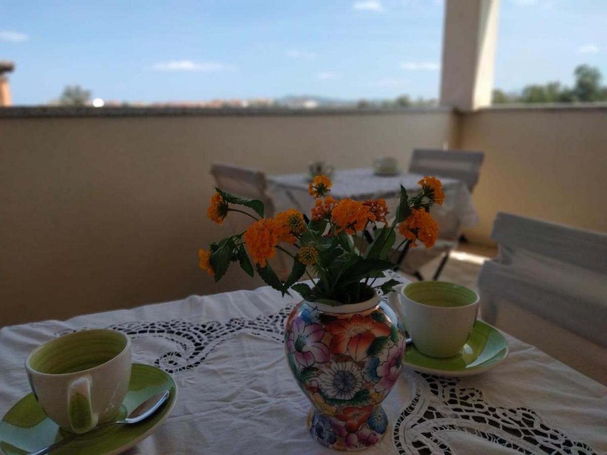 Bed and Breakfast La Casa Dei Fenicotteri Ольбія Екстер'єр фото